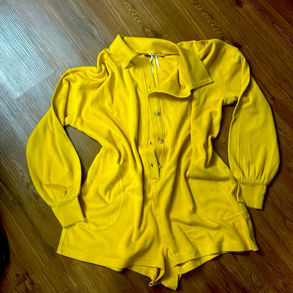 BRAND NEW MARIGOLD long sleeved romper shorts. ANTHROPOLOGIE Sz S